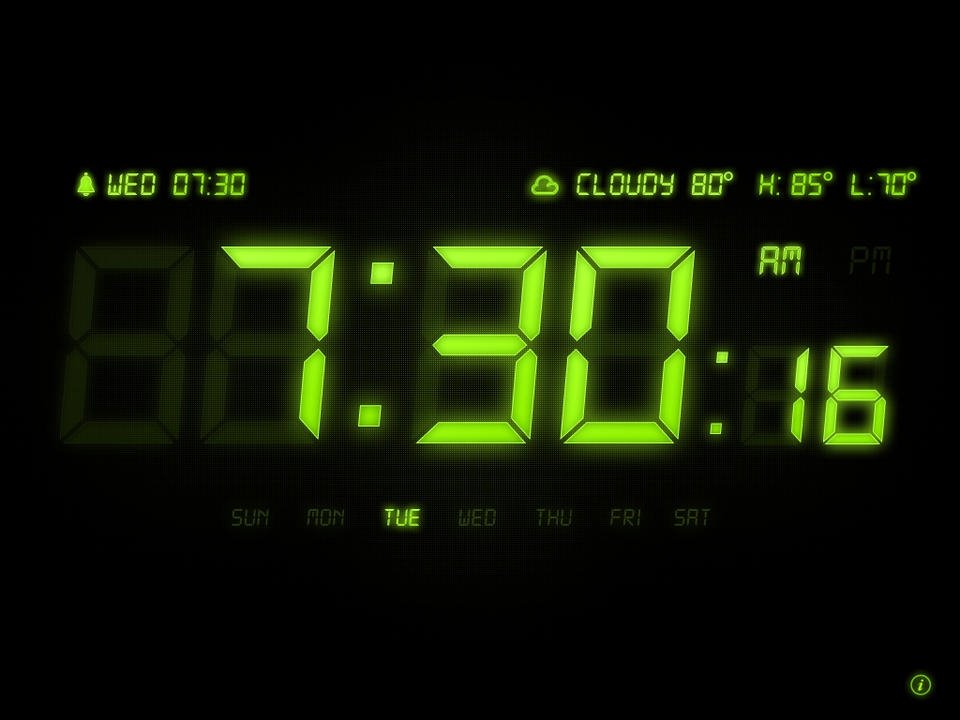 Семь часов утра время. Электронные часы. Электронные часы 8 00. Электронные часы 7:22. 7 На часах электронных.