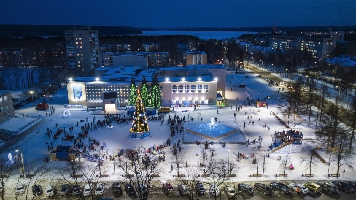 Время в чайковском. Город Чайковский Пермский край. Город Чайковский площадь Карла Маркса. Площадь города Чайковский Пермский край. Город Чайковский площадь Чайковского.